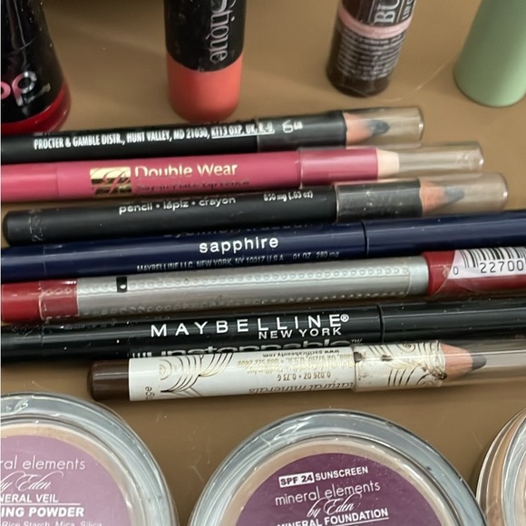 Variety of mostly NWT makeup - Picture 2 of 11